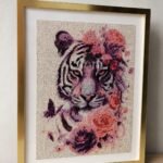 Painting diamant majestueux tigre blanc encadré – Tableau décoratif 30 x 40 cm