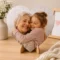 Puzzle cœur personnalisé avec photo d’une grand-mère et de sa petite-fille s’enlaçant tendrement.